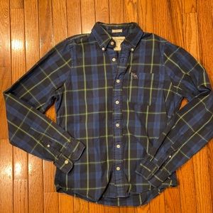 Abercrombie and Fitch Men’s Green and Navy Plaid Button Down Muscle Cut Shirt